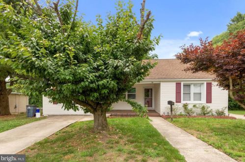 28 Vaughn Ave, Gloucester, NJ 08031-2913