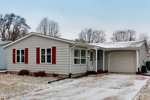 18596 Karen Ln, Gurnee, IL 60031-1327