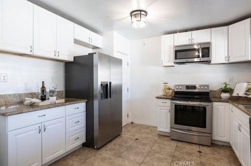 9241 Thistle Rd, Anaheim CA  92804-2327 exterior
