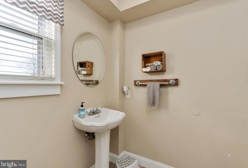 33 Linden Ave, Pitman NJ  08071-2109 exterior