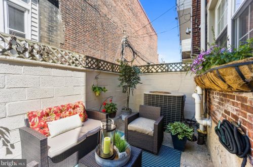 2450 4 St, Philadelphia PA 19148-4713 exterior