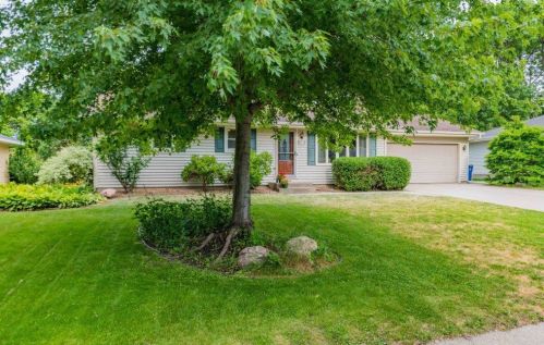 951 Swift St, Prior Lake, MN 55379-2950