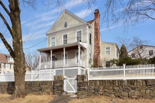117 Lake Ave, Greenwich CT  06830-4508 exterior