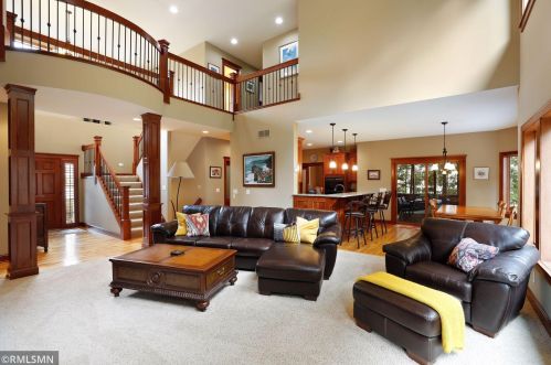4766 Cumberland St, Saint Paul MN  55126-6061 exterior