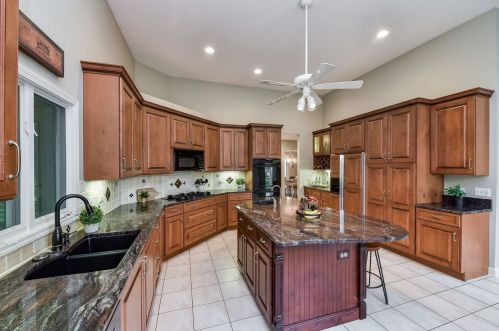 735 Ridgelawn Trl, Batavia IL  60510-8699 exterior