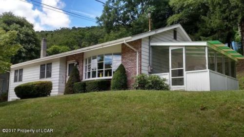 101 Poplar St, West Nanticoke, PA 18634-1119