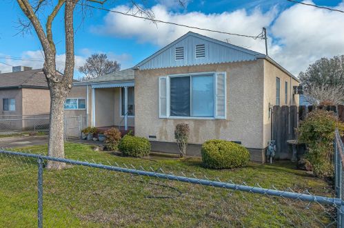 237 7th Ave, Valley Home, CA 95361-3130