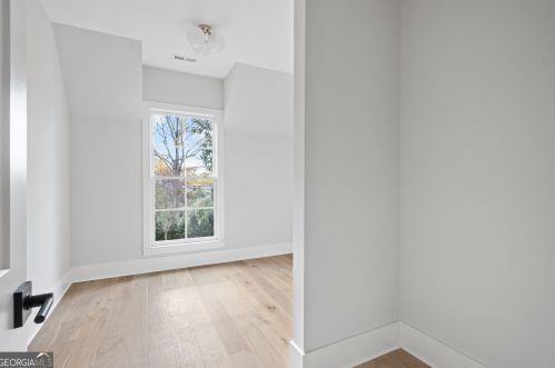 695 Moores Mill Rd, Atlanta GA  30327-0015 exterior