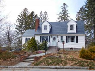 4 Hillhaven Rd, Manchester, NH 03104-2809