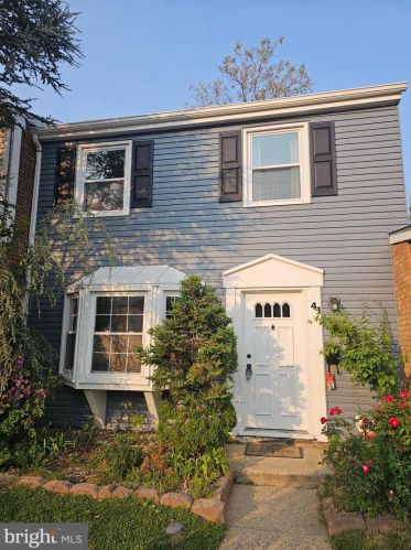 41 Raeburn Ln, Willingboro, NJ 08046-2542