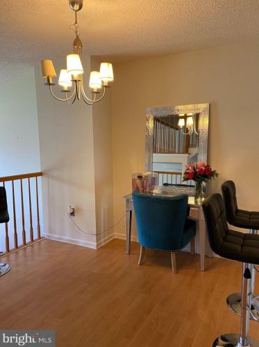 5 Halstead Pl, Princeton NJ  08540-6320 exterior