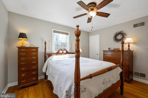 6705 Little Ann Ct, Springfield VA  22152-2629 exterior