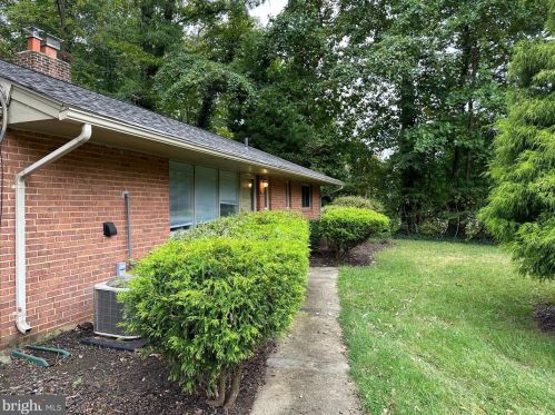 7211 Leesville Blvd, Springfield VA  22151-3439 exterior