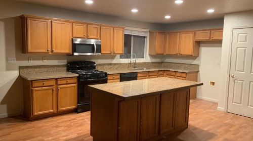 2008 Spring Ln, Modesto, CA 95356-8740