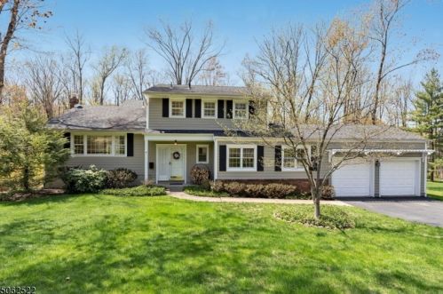 105 Cedar Green Ln, Berkeley Heights, NJ 07922-2431