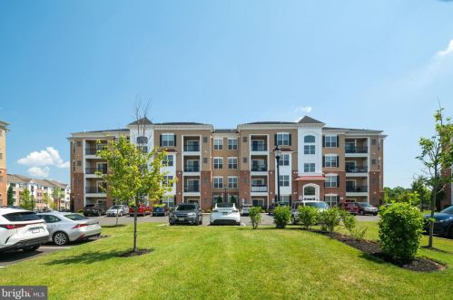 1046 Halifax Pl, Trenton NJ  08619-2081 exterior