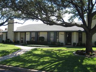 4917 Ledgestone Dr, Fort Worth TX  76132-2014 exterior