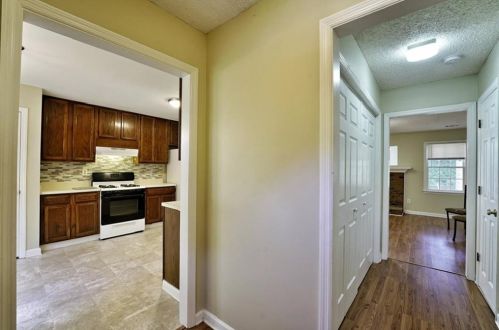 1411 Poplar Pointe, Smyrna GA  30082-2217 exterior