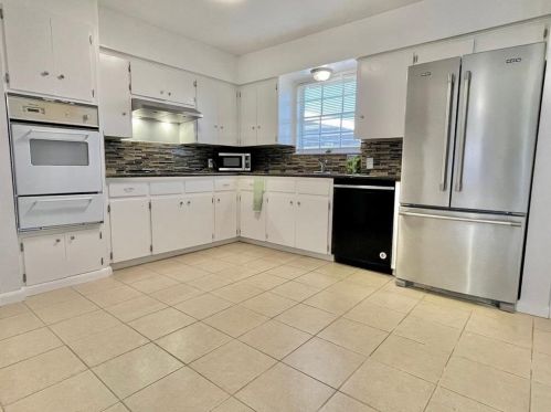 2203 Cadiz Cir, Austin TX  78741-7030 exterior