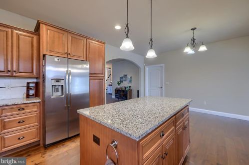 541 Prince George Dr, Lancaster PA 17601-8801 exterior