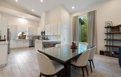 5008 Baker St, Austin TX  78721-1511 exterior