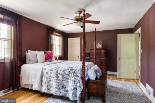 1517 Forest Glen Rd, Silver Spring MD 20910-1122 exterior