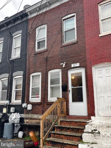 27 Meade St, Trenton, NJ 08638-4321