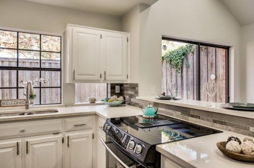 2525 Lk Bnd Ter, Carrollton TX 75006-2130 exterior