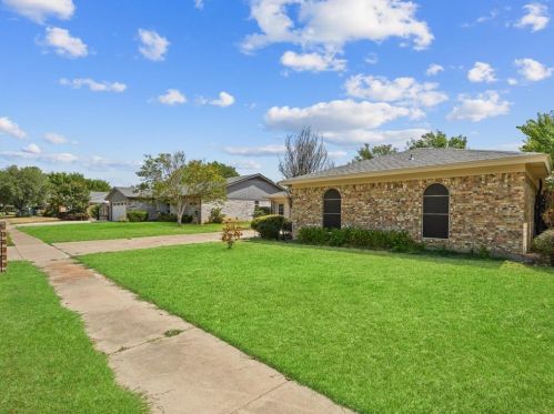 6504 Riddle Dr, Fort Worth TX  76182-4239 exterior