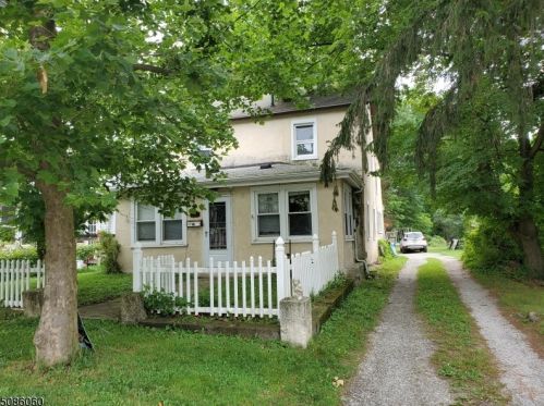 81 Trinity St, Fredon, NJ 07860-2202