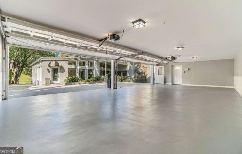 887 Berkshire Rd, Atlanta GA  30324-4929 exterior