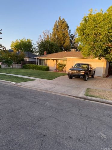3434 Mariposa St, Fresno, CA 93726-6628