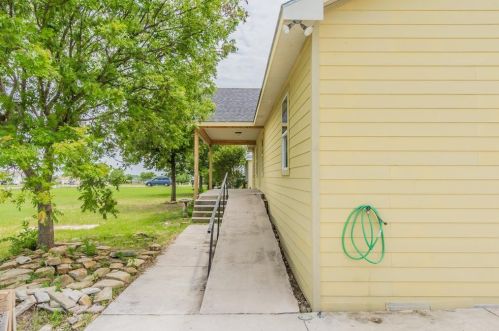 9049 Magnolia Blossom Trl, Fort Worth TX  76131-4131 exterior