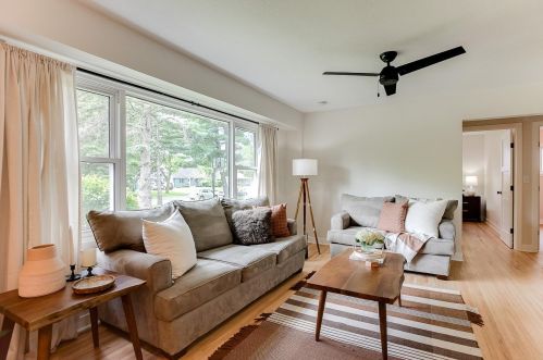 2095 Blomquist Ave, Saint Paul MN  55110-4701 exterior