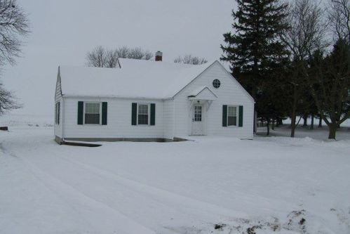4911 2700 East Rd, Wing, IL 61741-9490