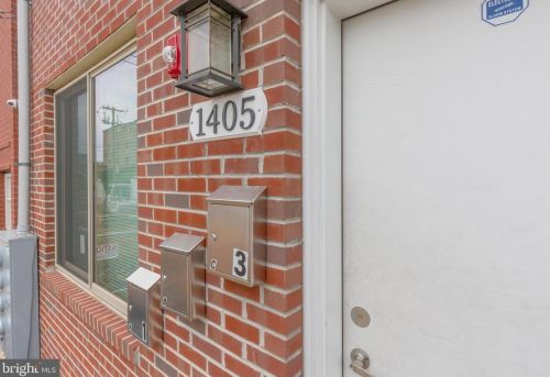 1405 8th St, Philadelphia PA  19122-3501 exterior