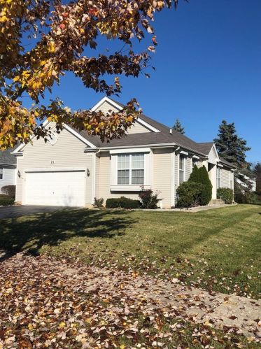 29 Hague Dr, Antioch, IL 60002-2638
