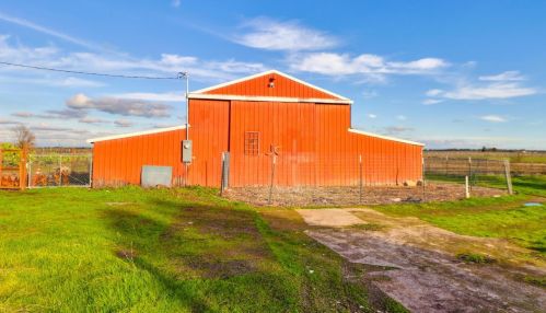 12211 Alabama Rd, Clay, CA 95638-9745