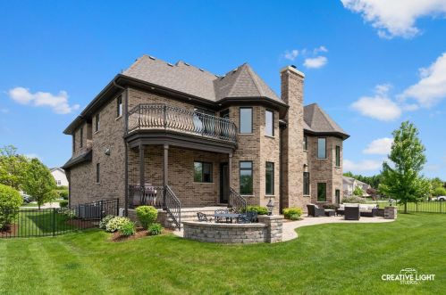 346 Erie Cir, Hanover Park, IL 60108-8818