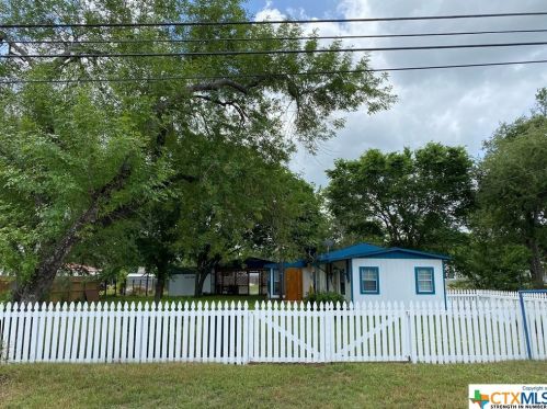 1314 Bowie St, Stairtown, TX 78648-2834