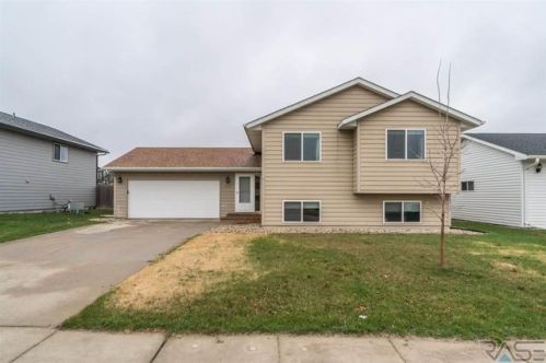 4404 Peacock Dr, Sioux Falls, SD