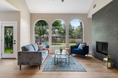 10209 Broomflower Dr, Austin TX  78739-1447 exterior