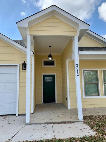 2012 Langston St, Fort Worth, TX 76105-3621