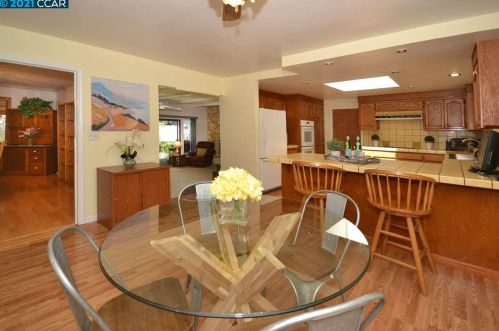 757 Slater Ave, Concord CA  94523-2576 exterior