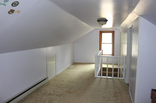 406 1st St, Marshall MN  56258-1746 exterior