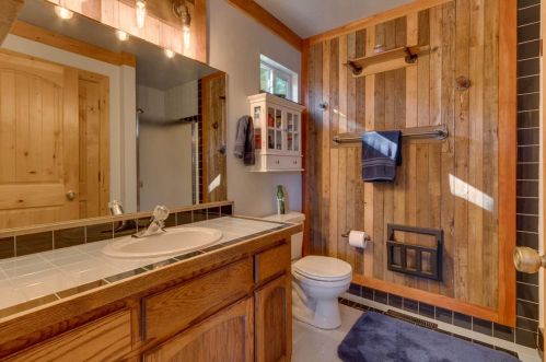 10156 Olympic Blvd, Truckee CA  96161-1743 exterior