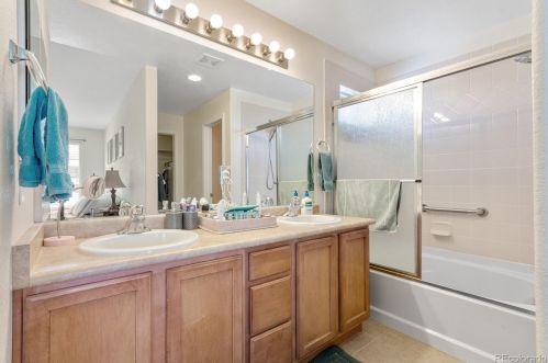 7524 Quatar Way, Aurora CO 80016-7134 exterior