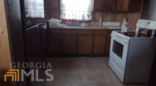 112 Houston St, Sylvester, GA 31791-1808