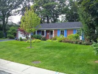 401 Woodvale Ave, Bannockburn, IL 60015-2347