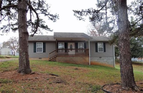 301 Douglas Dr, Ravenscroft, TN 38583-4945